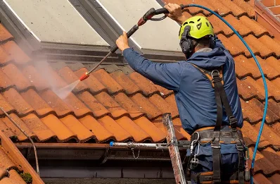 Démoussage et hydrofuge de toiture à Salinelles